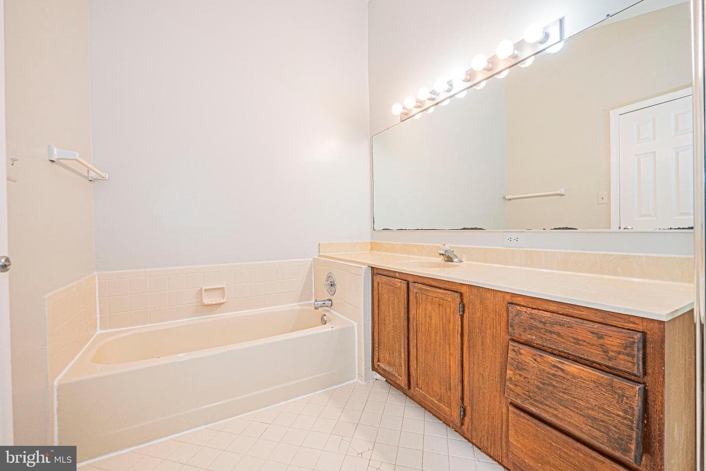 7721 Majestic Way photo 23