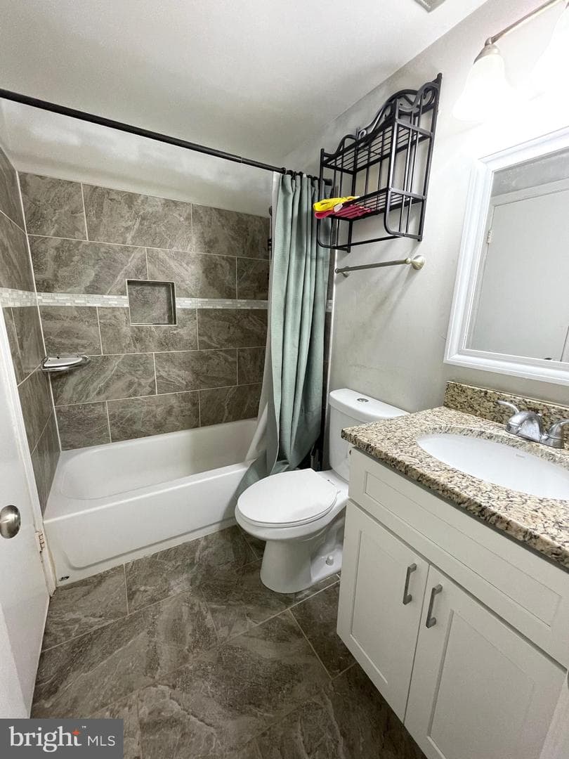 20503 Strath Haven Drive photo 17