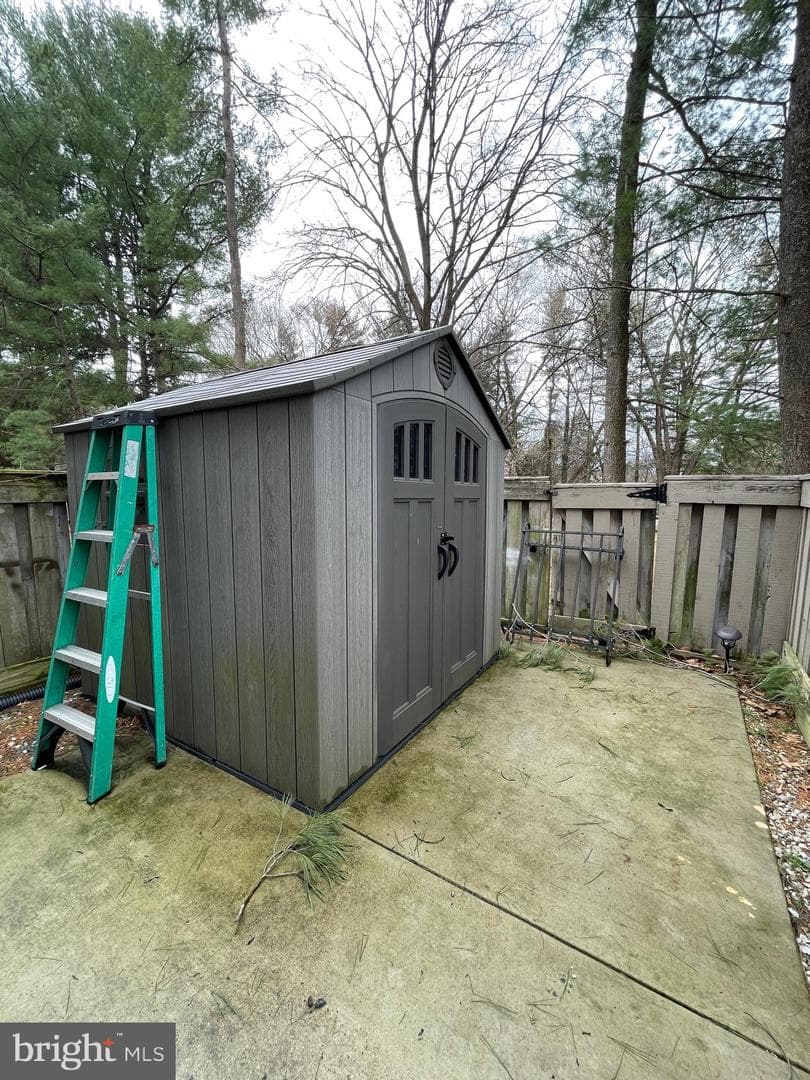 20503 Strath Haven Drive photo 32