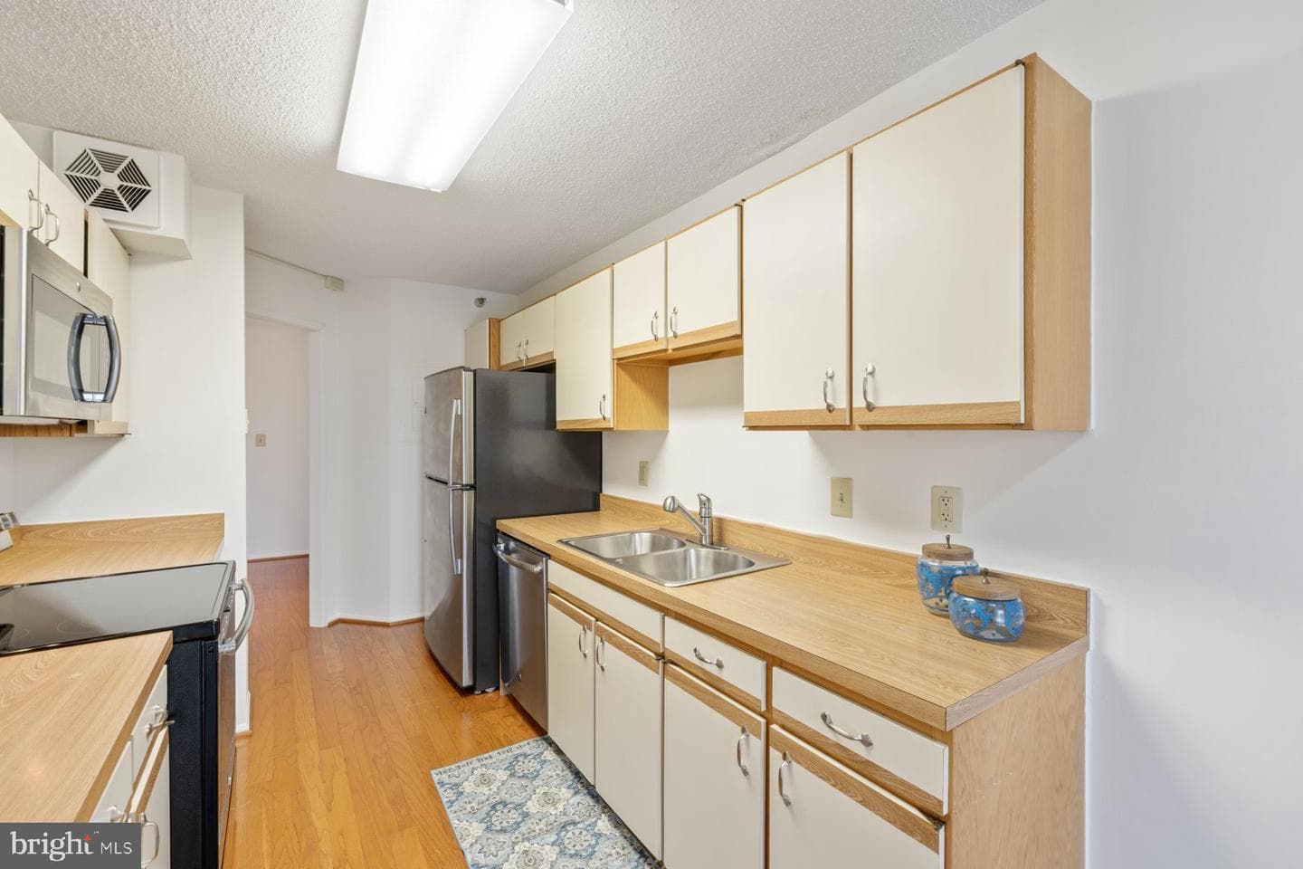15107 Interlachen Drive #2-801 photo 12