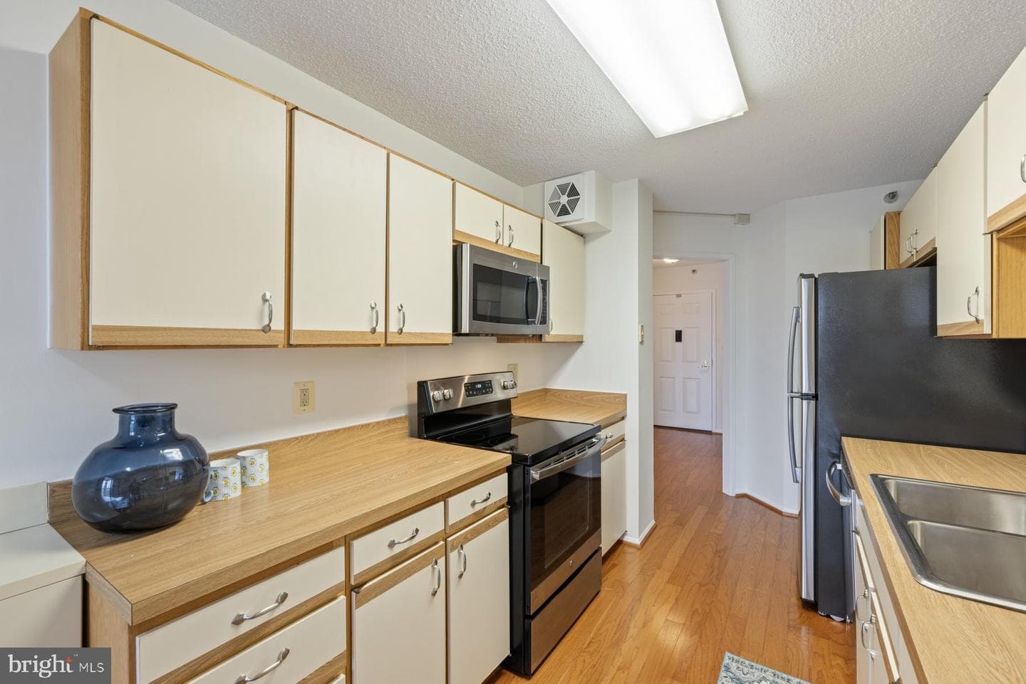15107 Interlachen Drive #2-801 photo 13