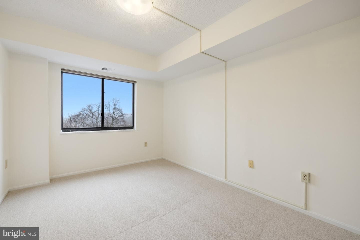 15107 Interlachen Drive #2-801 photo 32