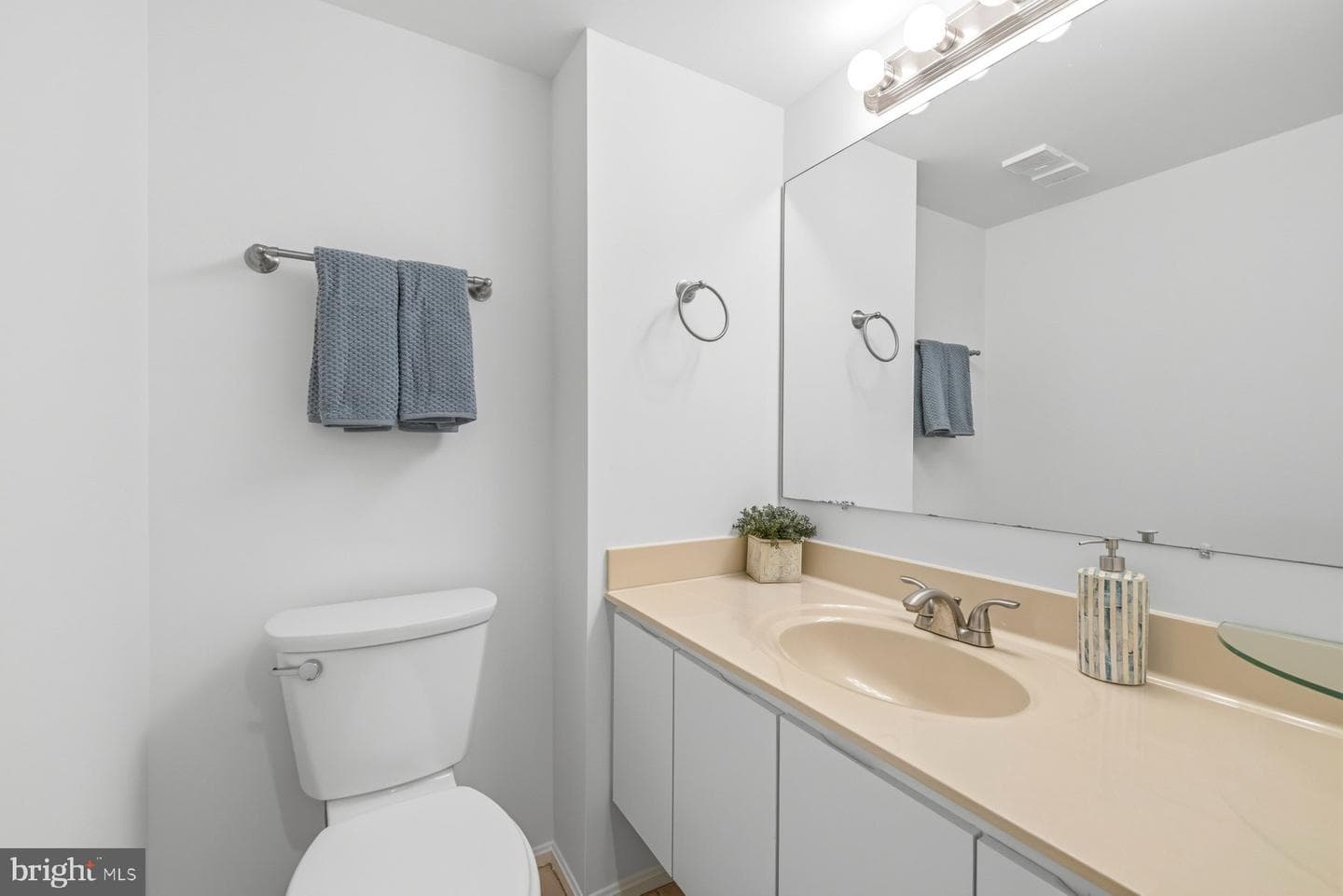 15107 Interlachen Drive #2-801 photo 34