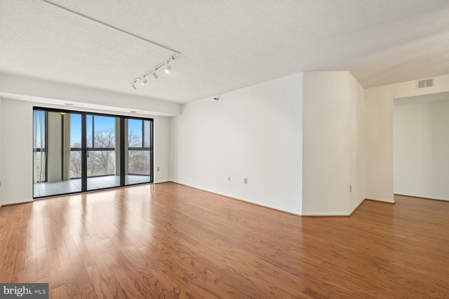 15107 Interlachen Drive #2-801 photo 7