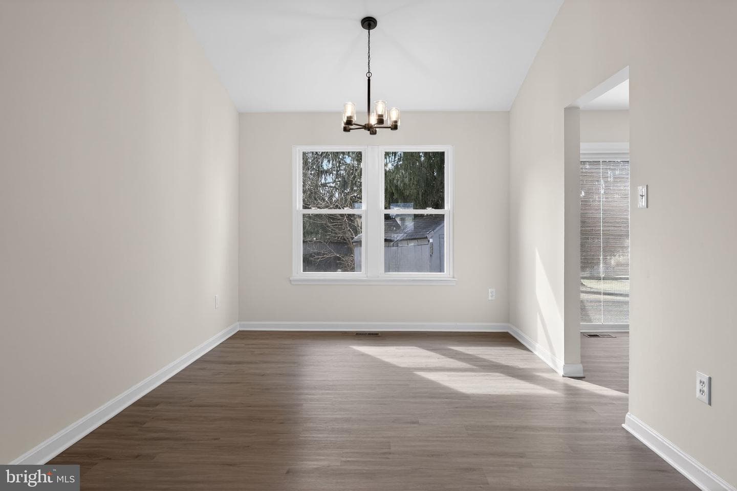 19031 McFarlin Drive photo 12