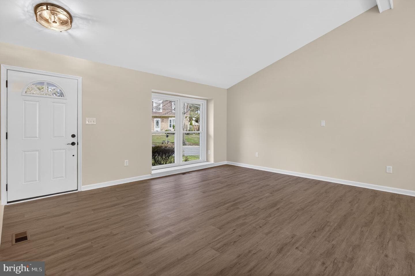 19031 McFarlin Drive photo 13