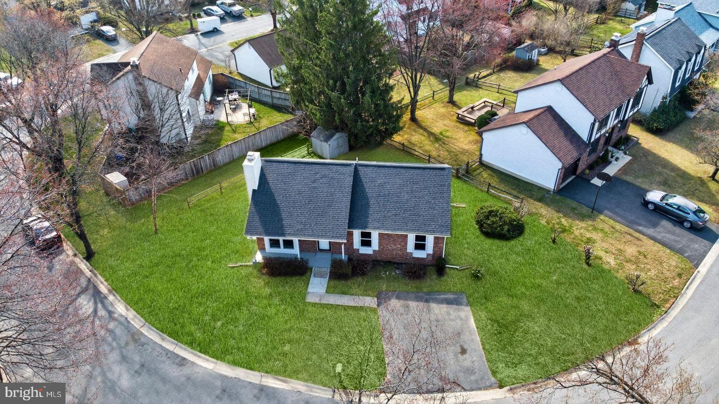 19031 McFarlin Drive photo 2