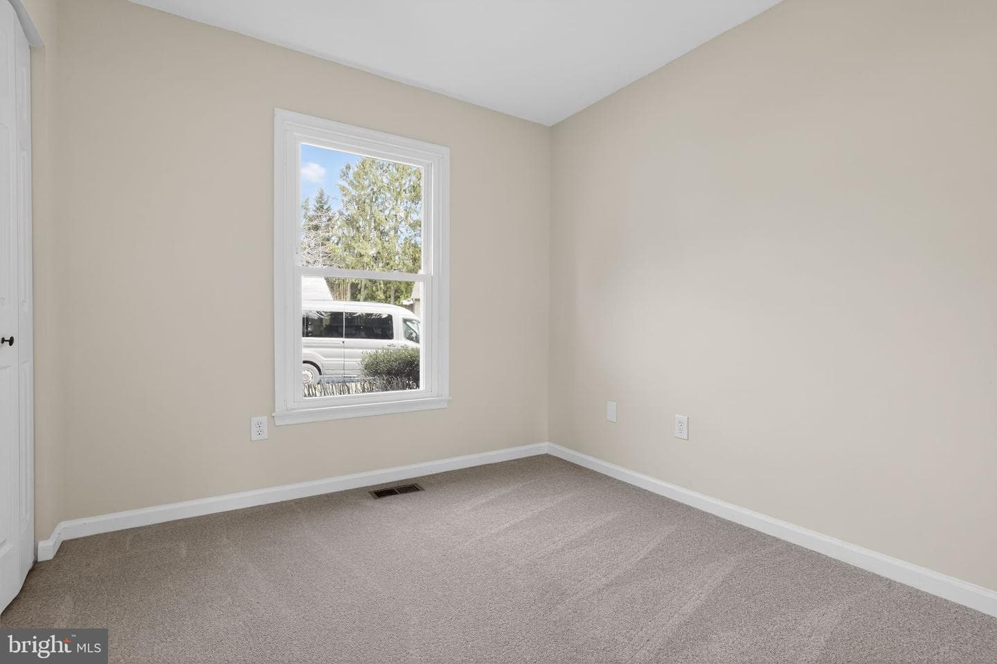 19031 McFarlin Drive photo 22