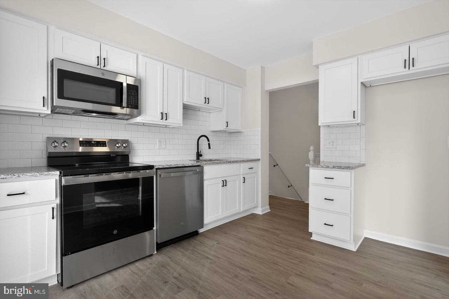 19031 McFarlin Drive photo 6