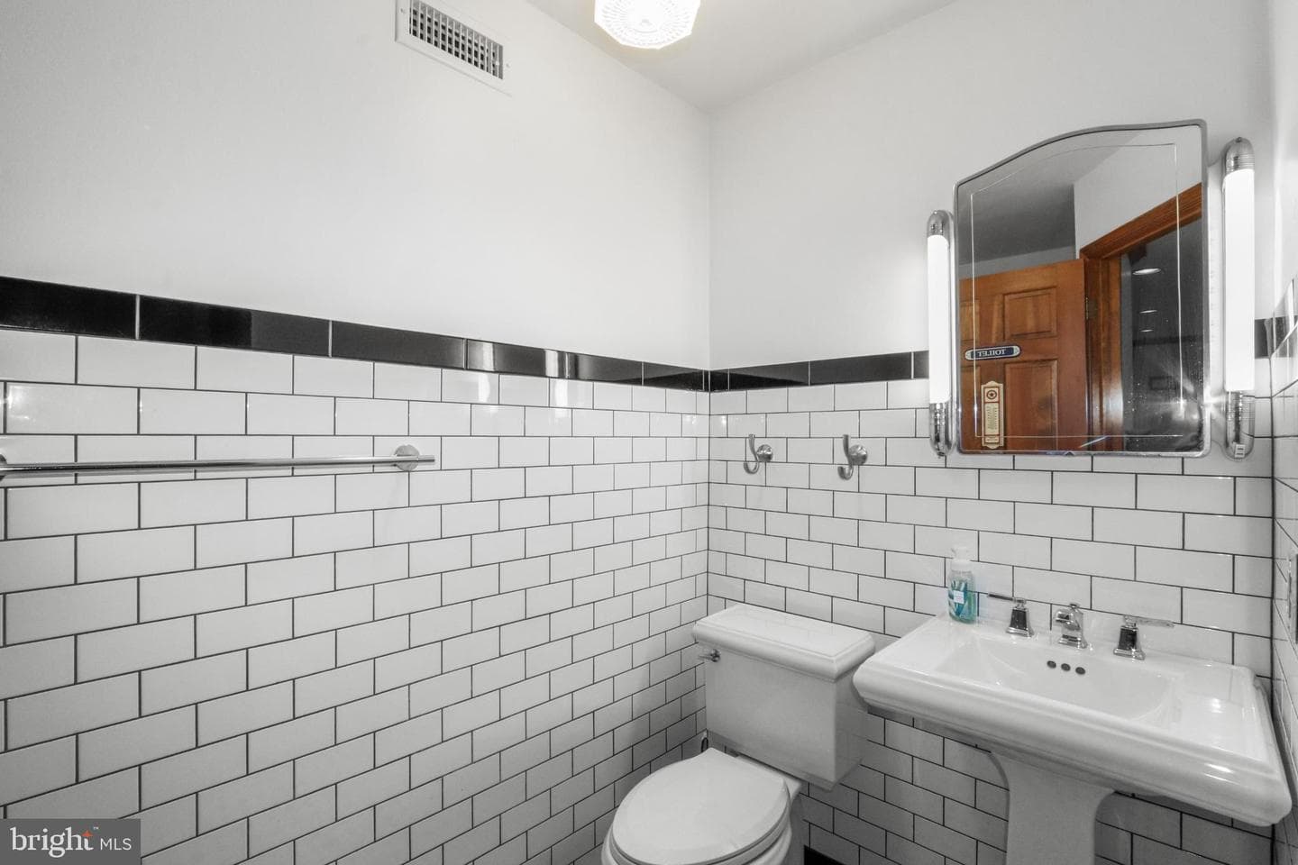 13150 Old Columbia Pike photo 29