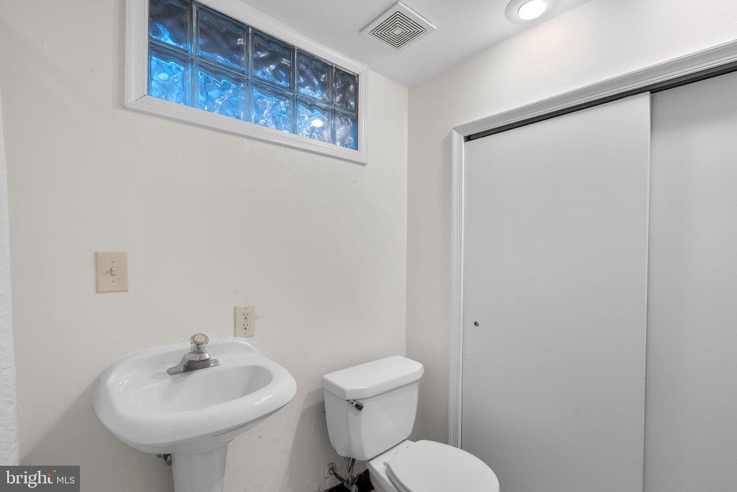608 Ethan Allen Avenue photo 32