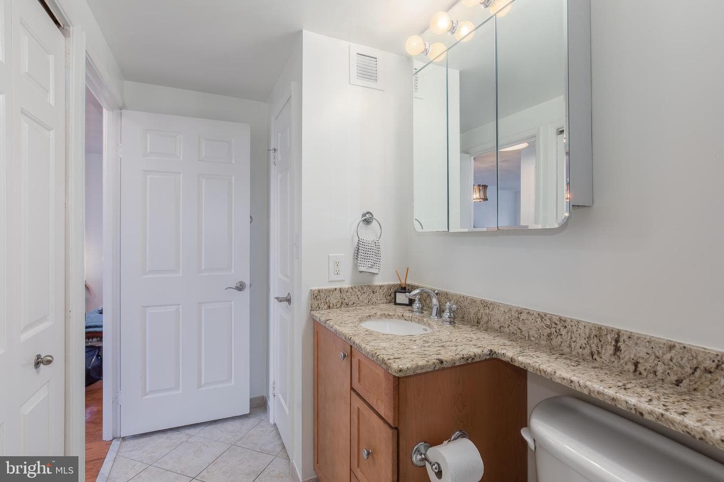 4801 Fairmont Avenue #411 photo 18