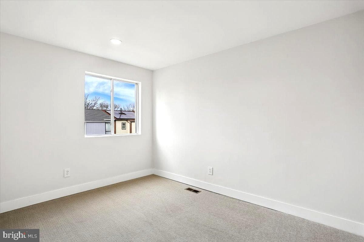 7635 Laytonia Drive photo 21