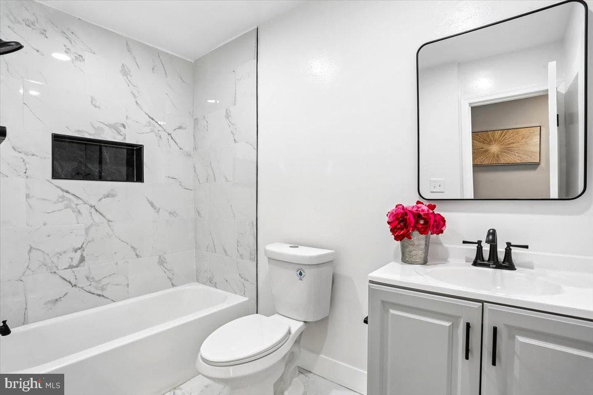 7635 Laytonia Drive photo 23