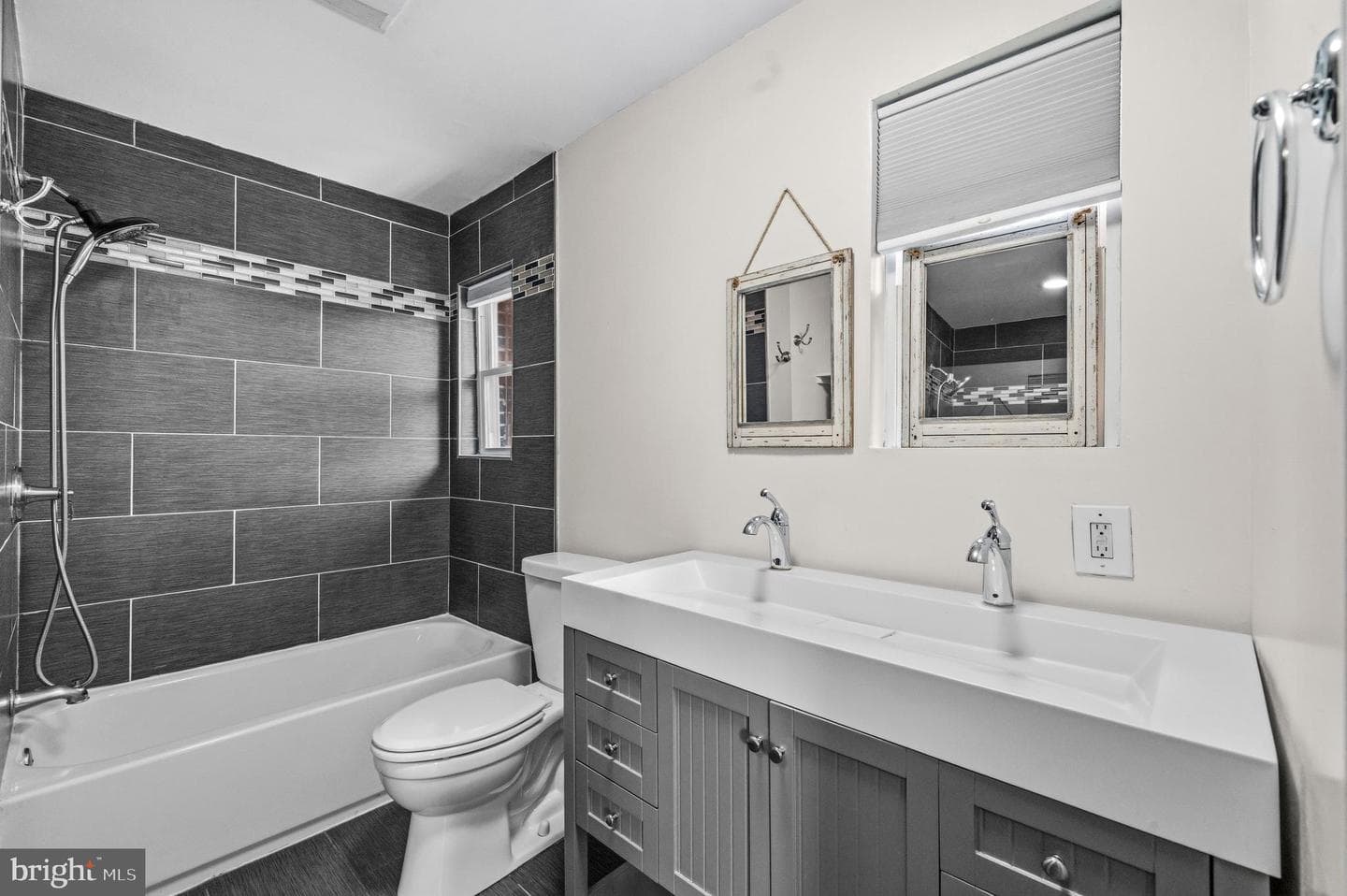 9707 Saxony Road photo 13