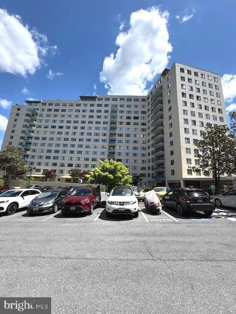 10201 Grosvenor Pl # 1204A
