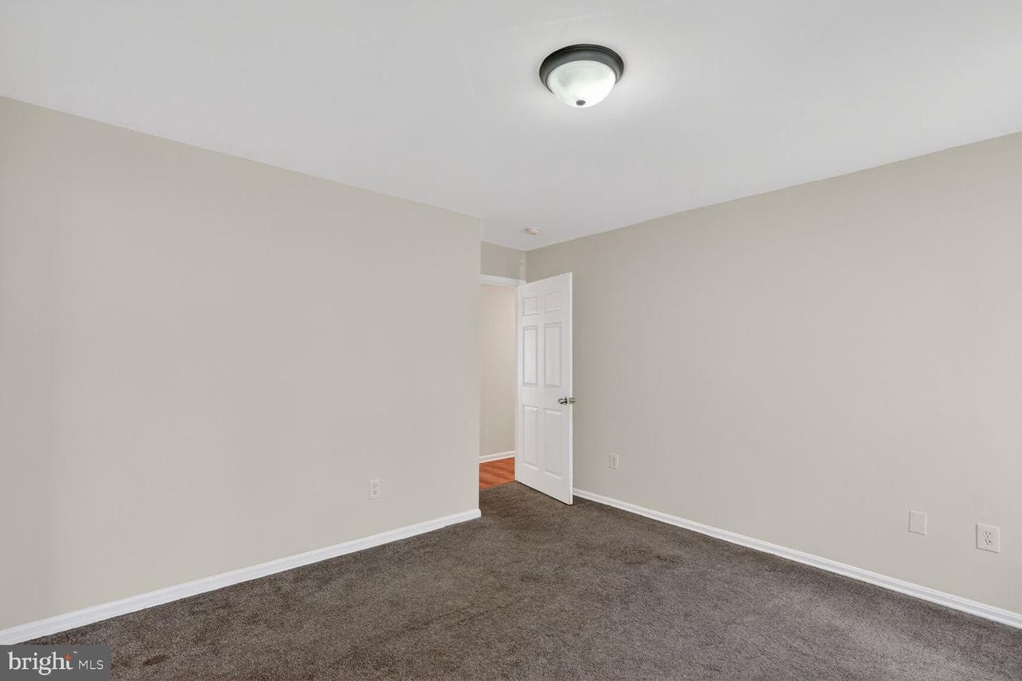 722 Quince Orchard Boulevard #101 photo 13