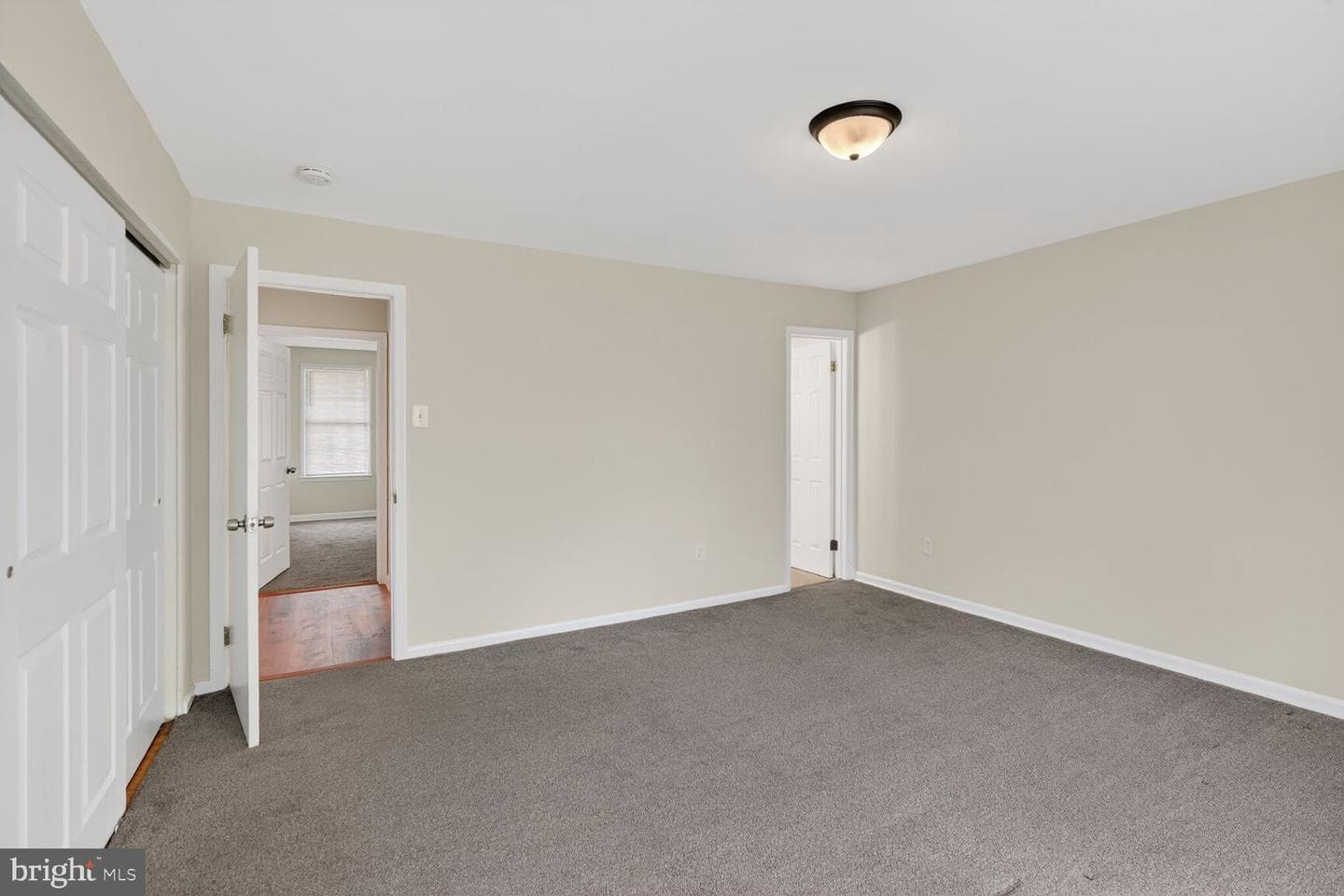 722 Quince Orchard Boulevard #101 photo 16