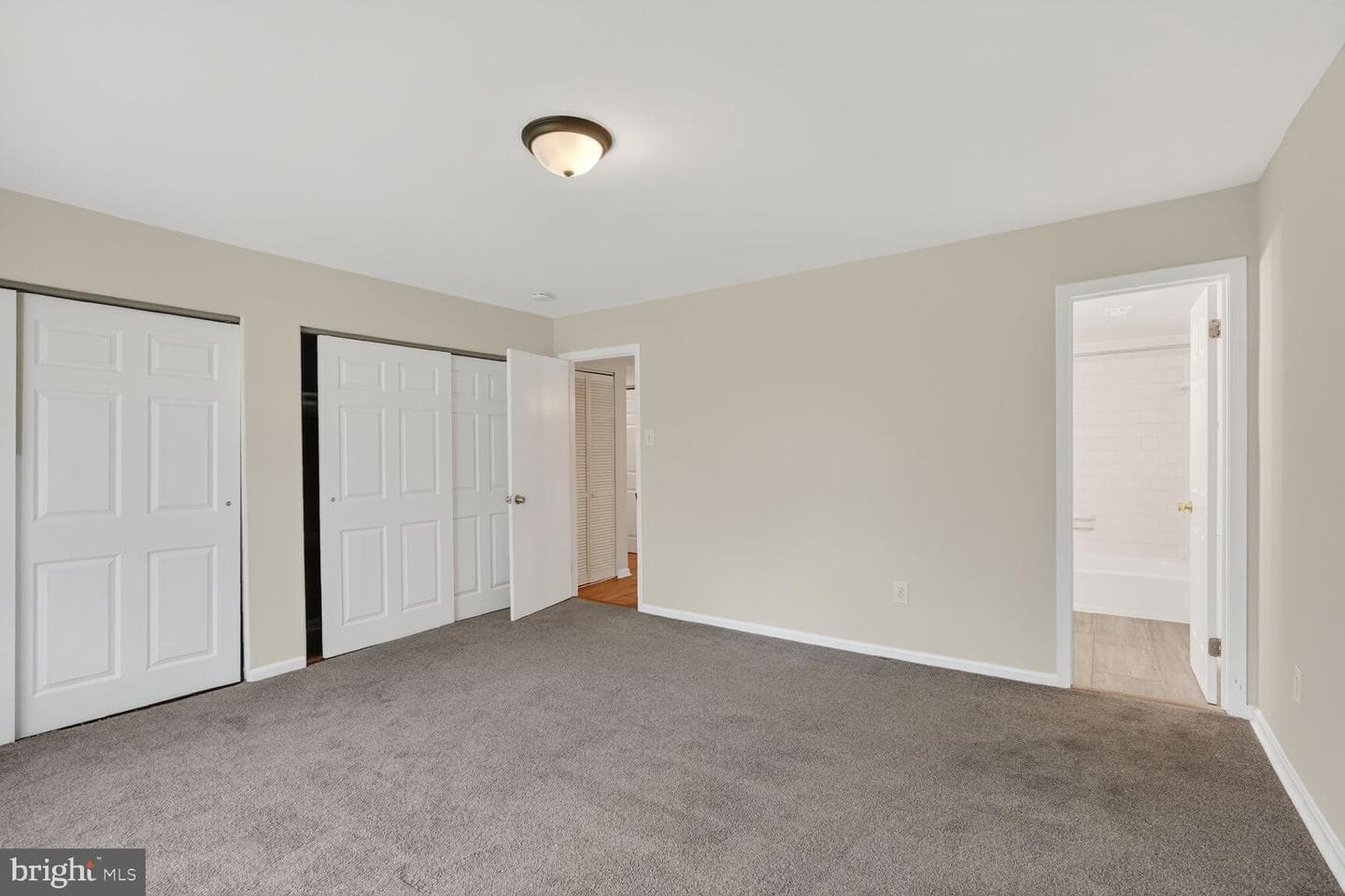 722 Quince Orchard Boulevard #101 photo 17