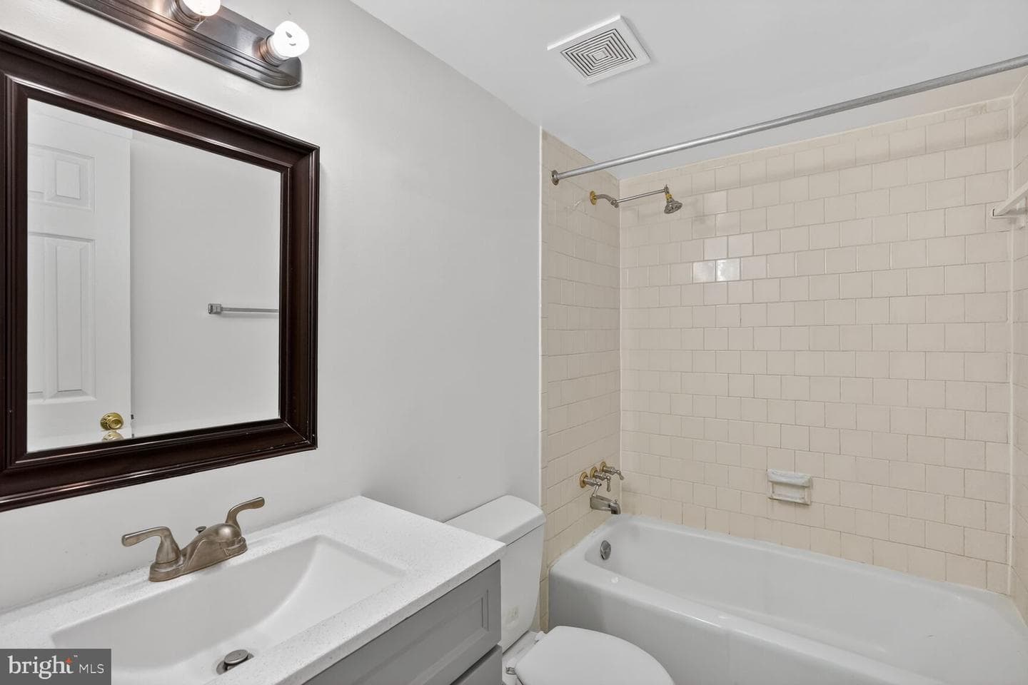 722 Quince Orchard Boulevard #101 photo 18