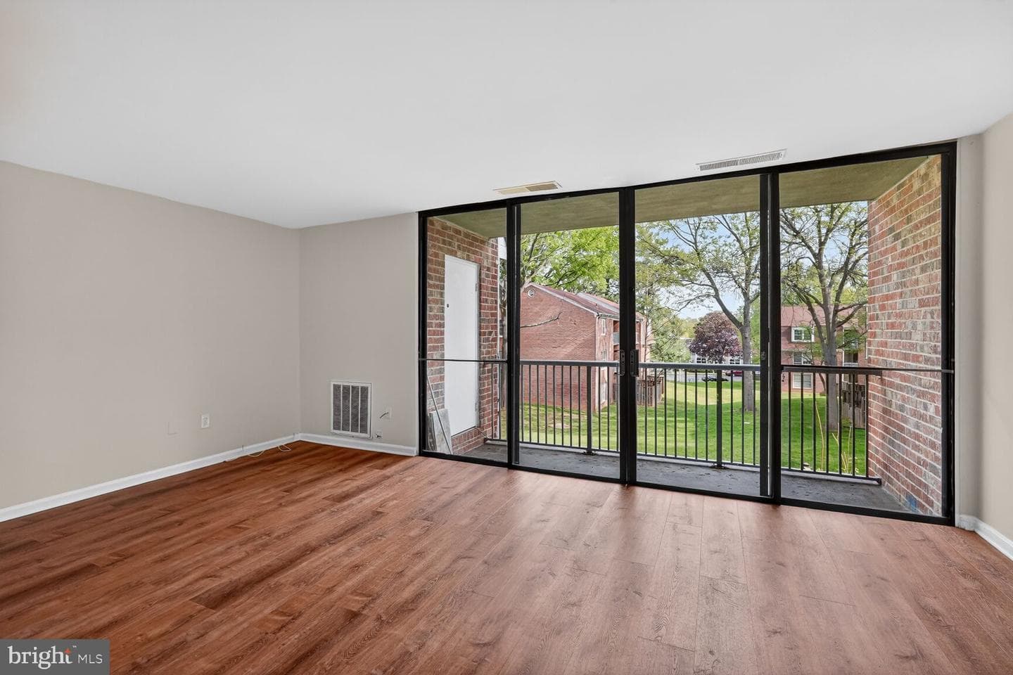 722 Quince Orchard Boulevard #101 photo 4