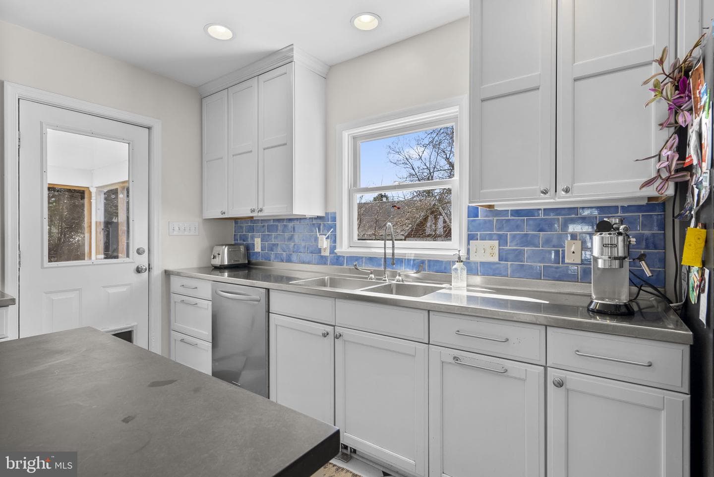 212 Dearborn Avenue photo 15