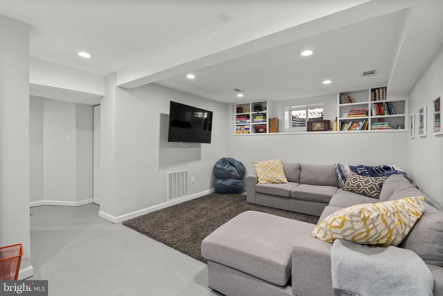212 Dearborn Avenue photo 34