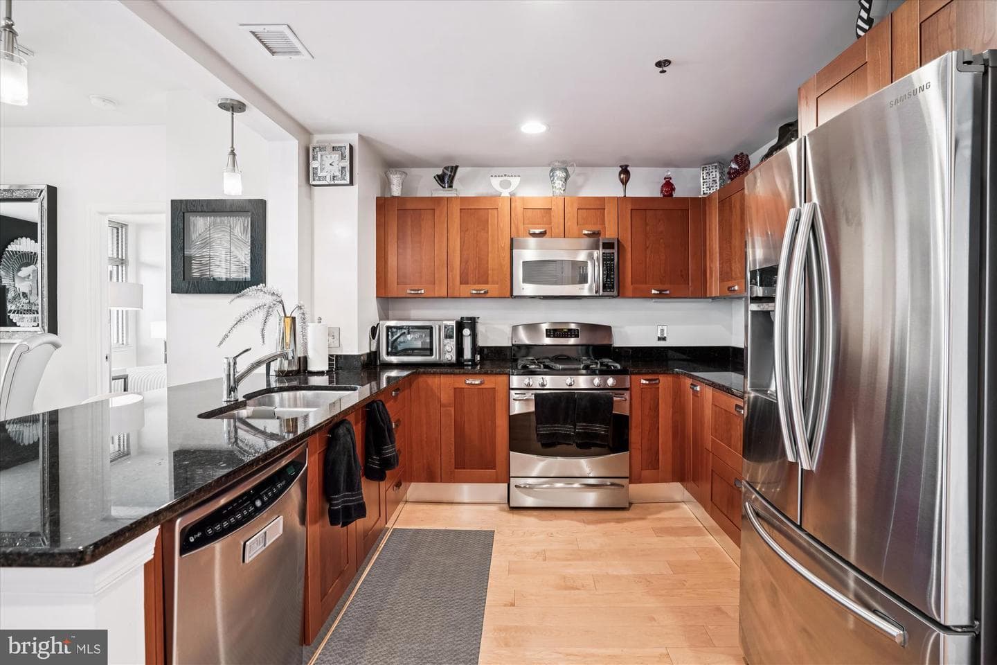 5750 Bou Avenue #601 photo 4