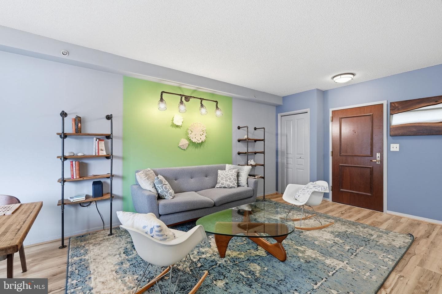 7111 Woodmont Avenue #518 photo 3
