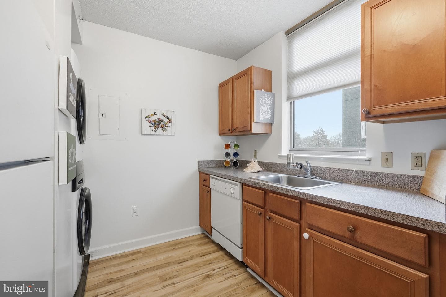 7111 Woodmont Avenue #518 photo 8
