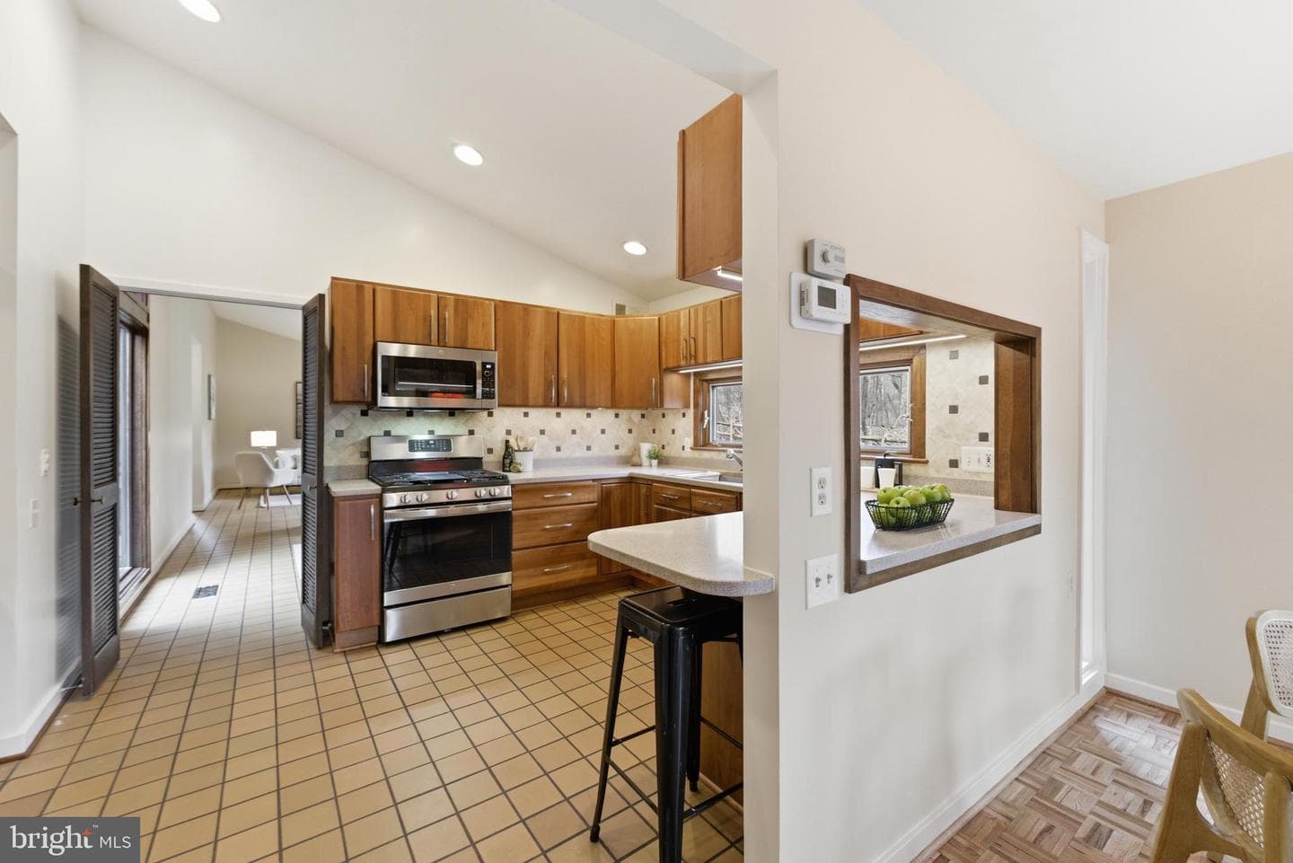 421 Beaumont Road photo 12