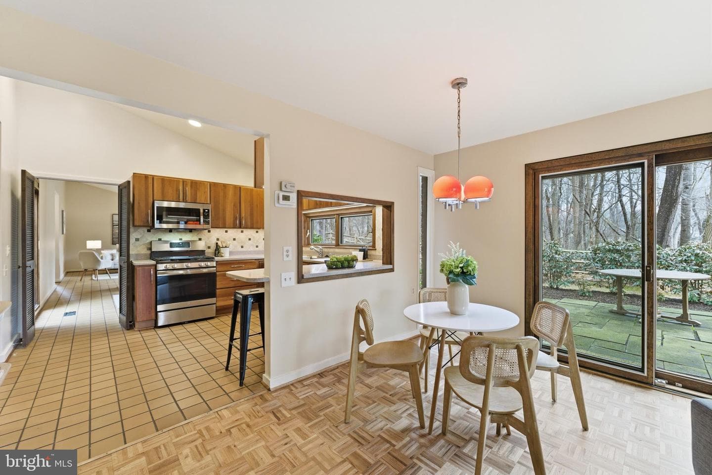 421 Beaumont Road photo 13