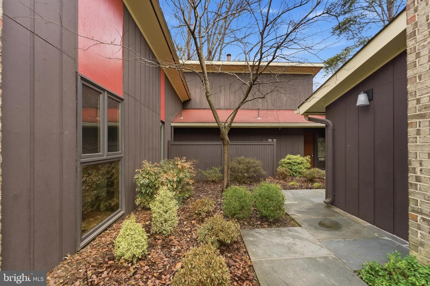 421 Beaumont Road photo 2