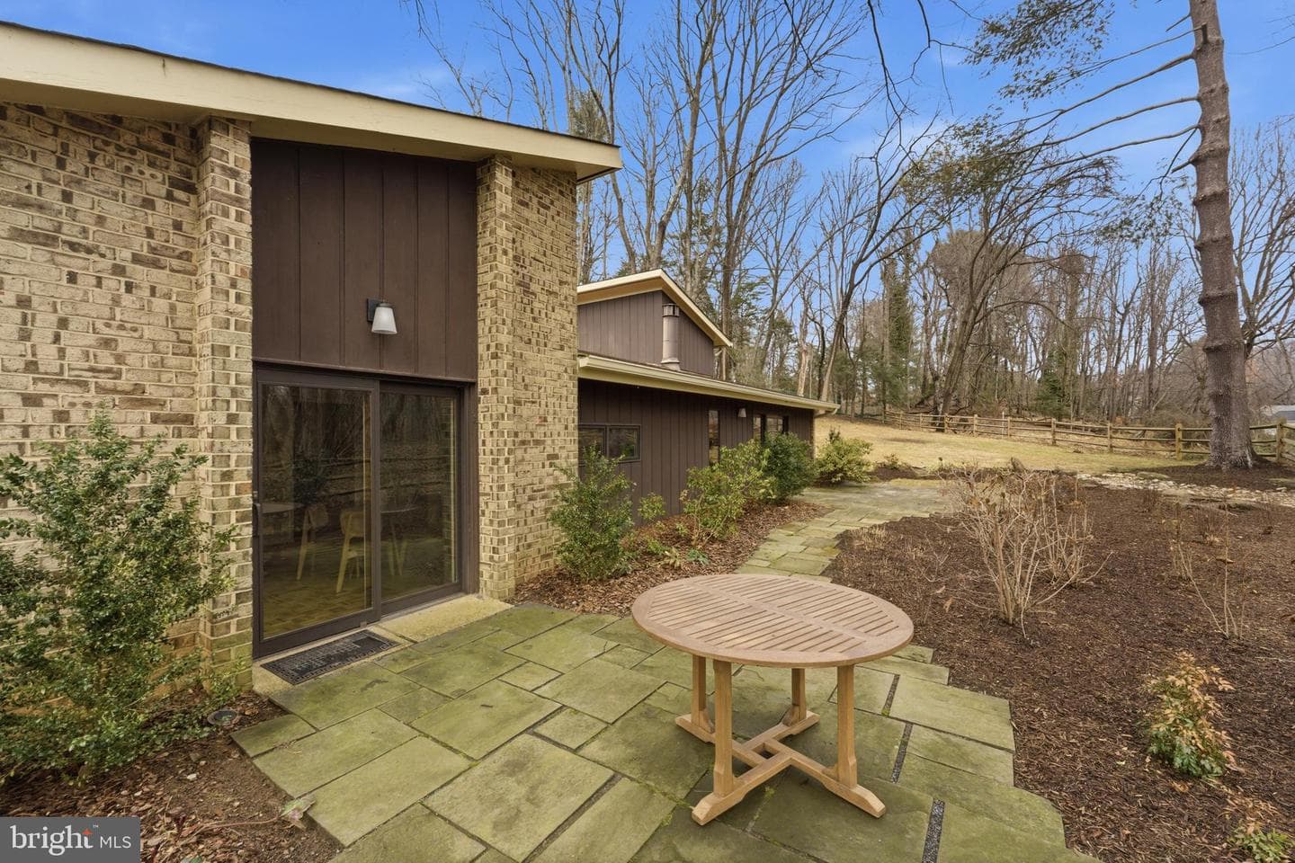 421 Beaumont Road photo 40