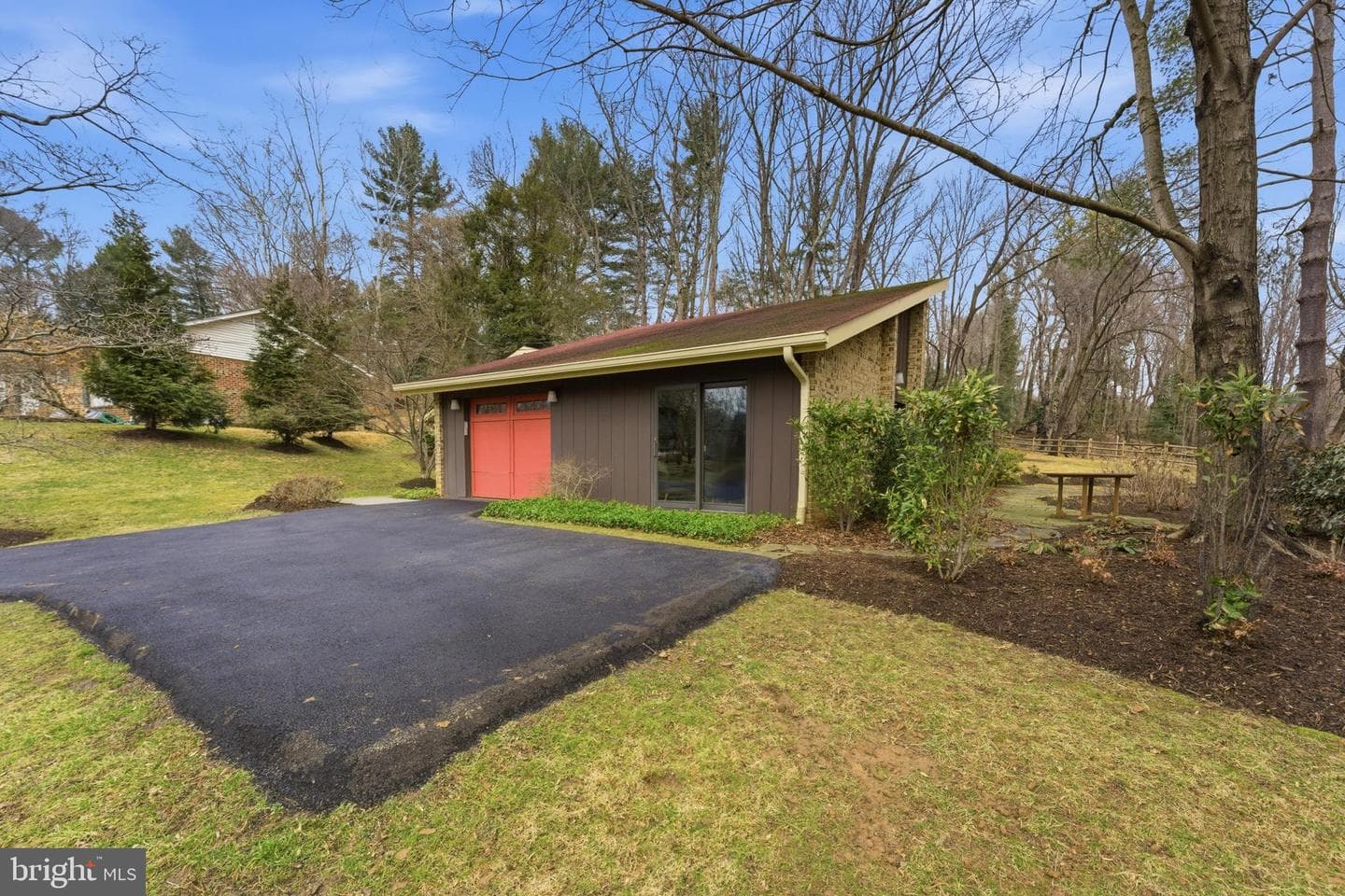 421 Beaumont Road photo 6