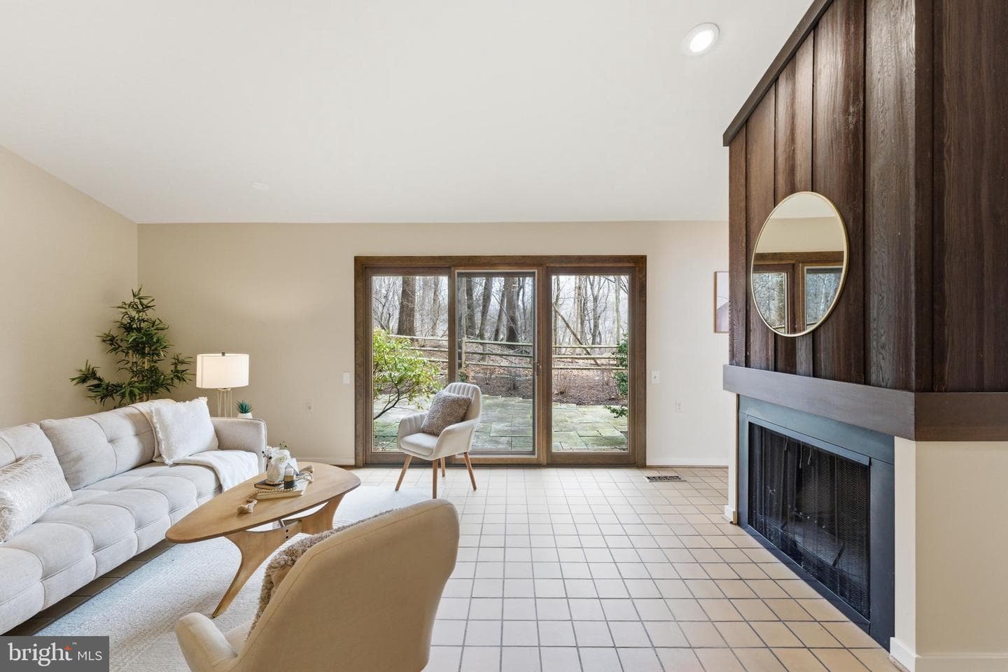 421 Beaumont Road photo 8