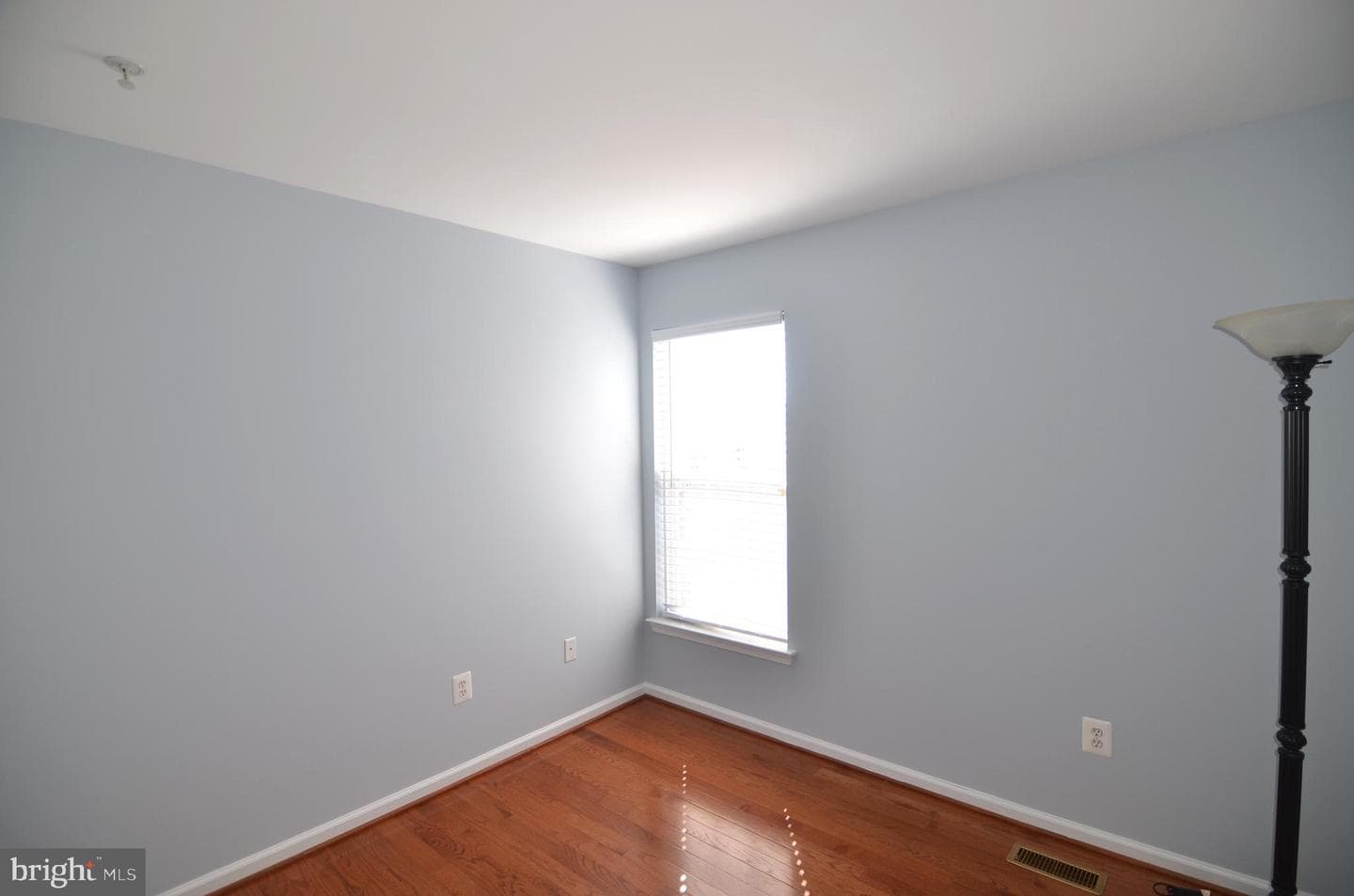 461 Clayhall Street photo 34