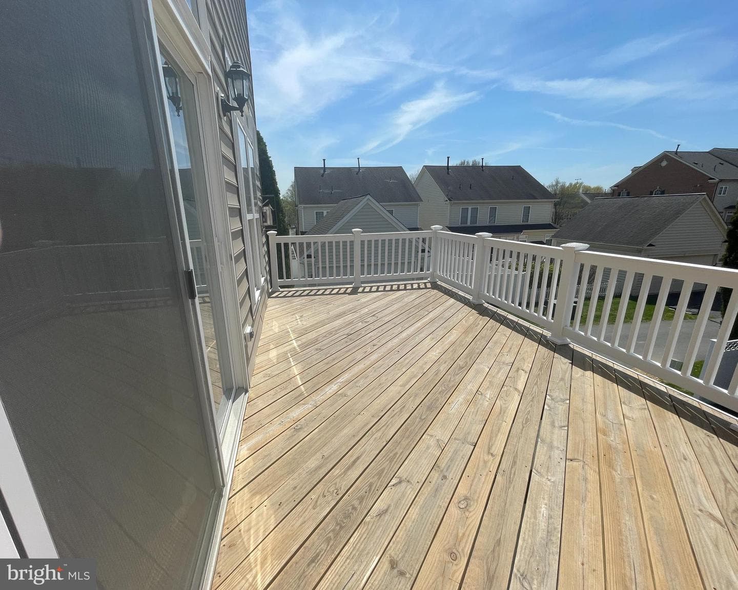 461 Clayhall Street photo 39