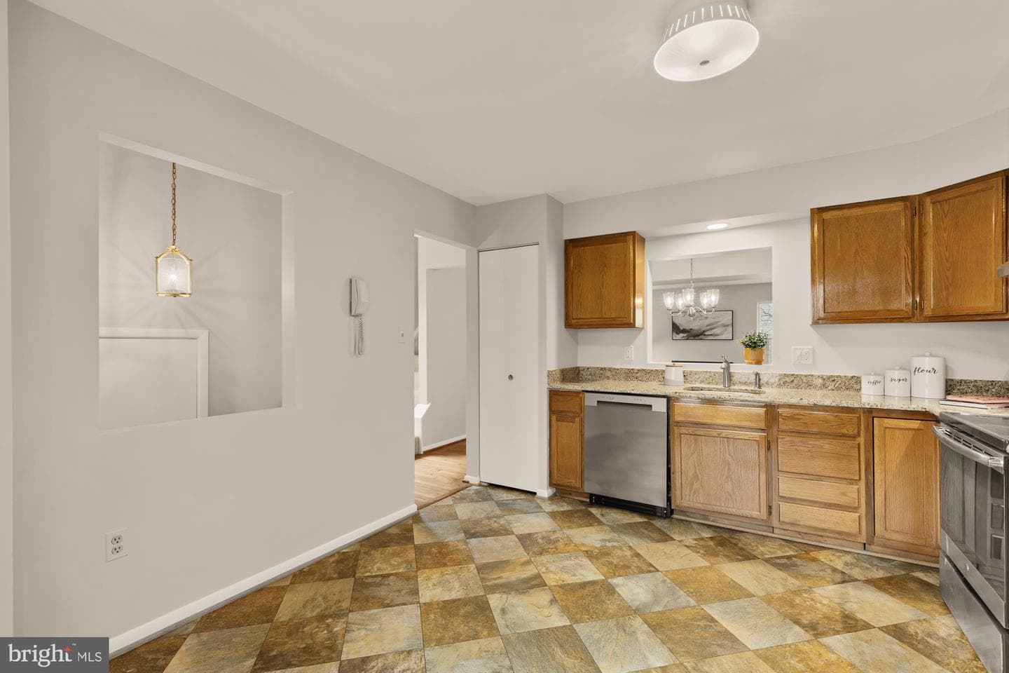2890 Schoolhouse Circle photo 12