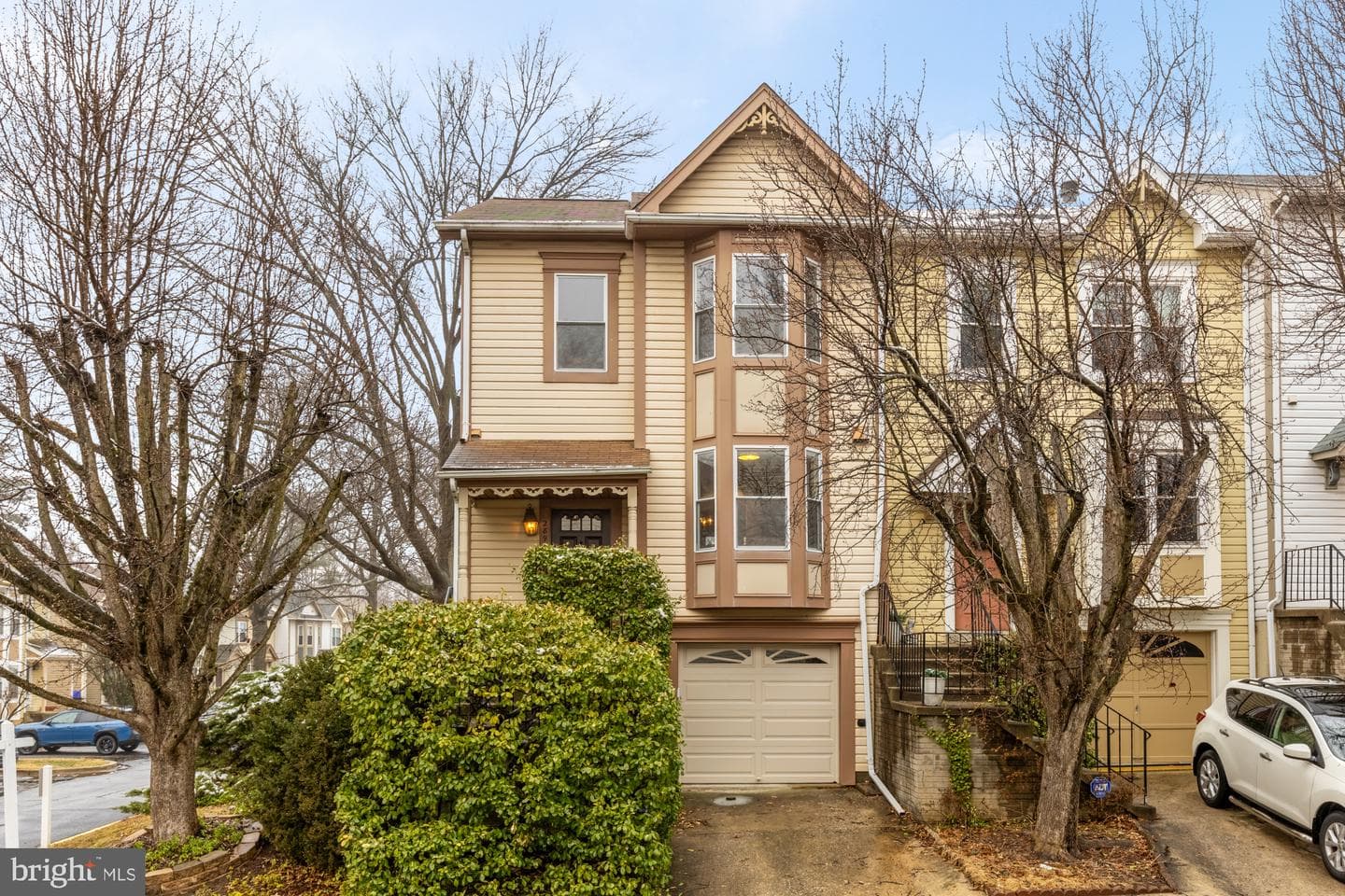 2890 Schoolhouse Circle photo 2