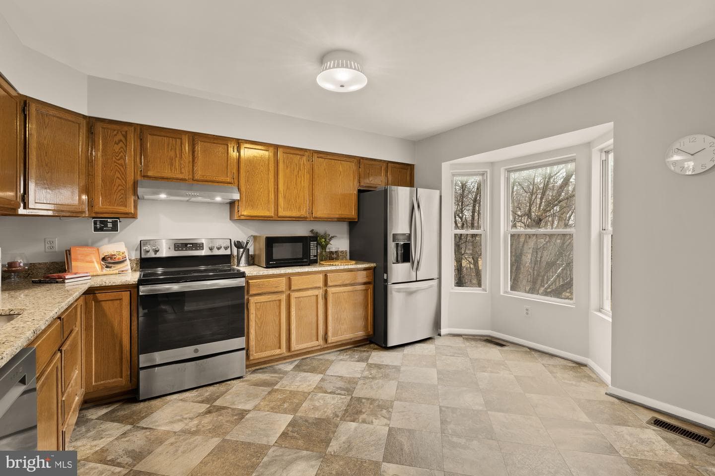 2890 Schoolhouse Circle photo 6