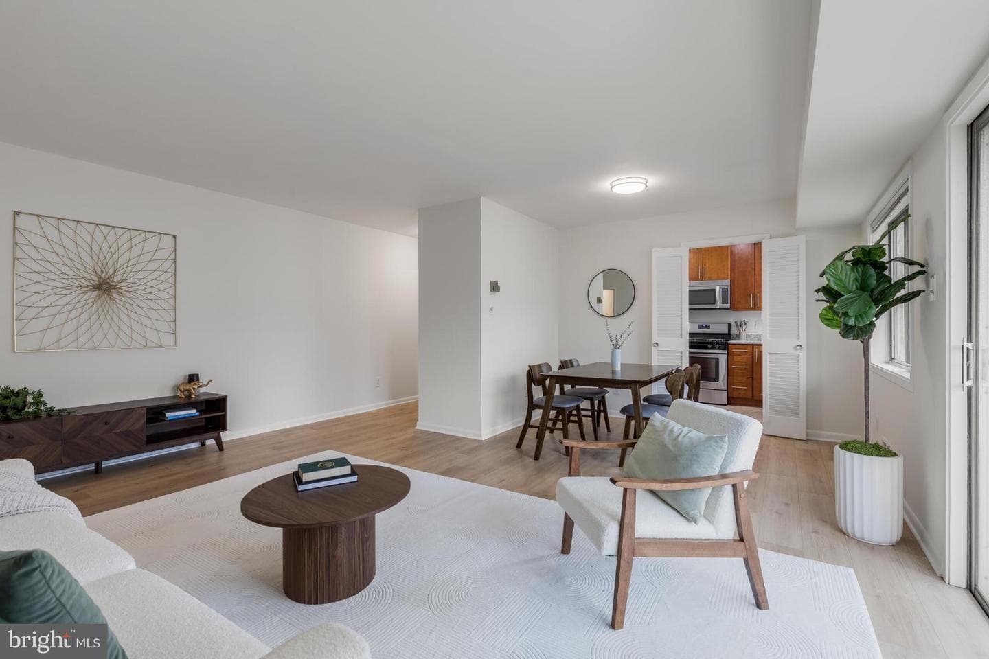 10636 Montrose Avenue #101 photo 11