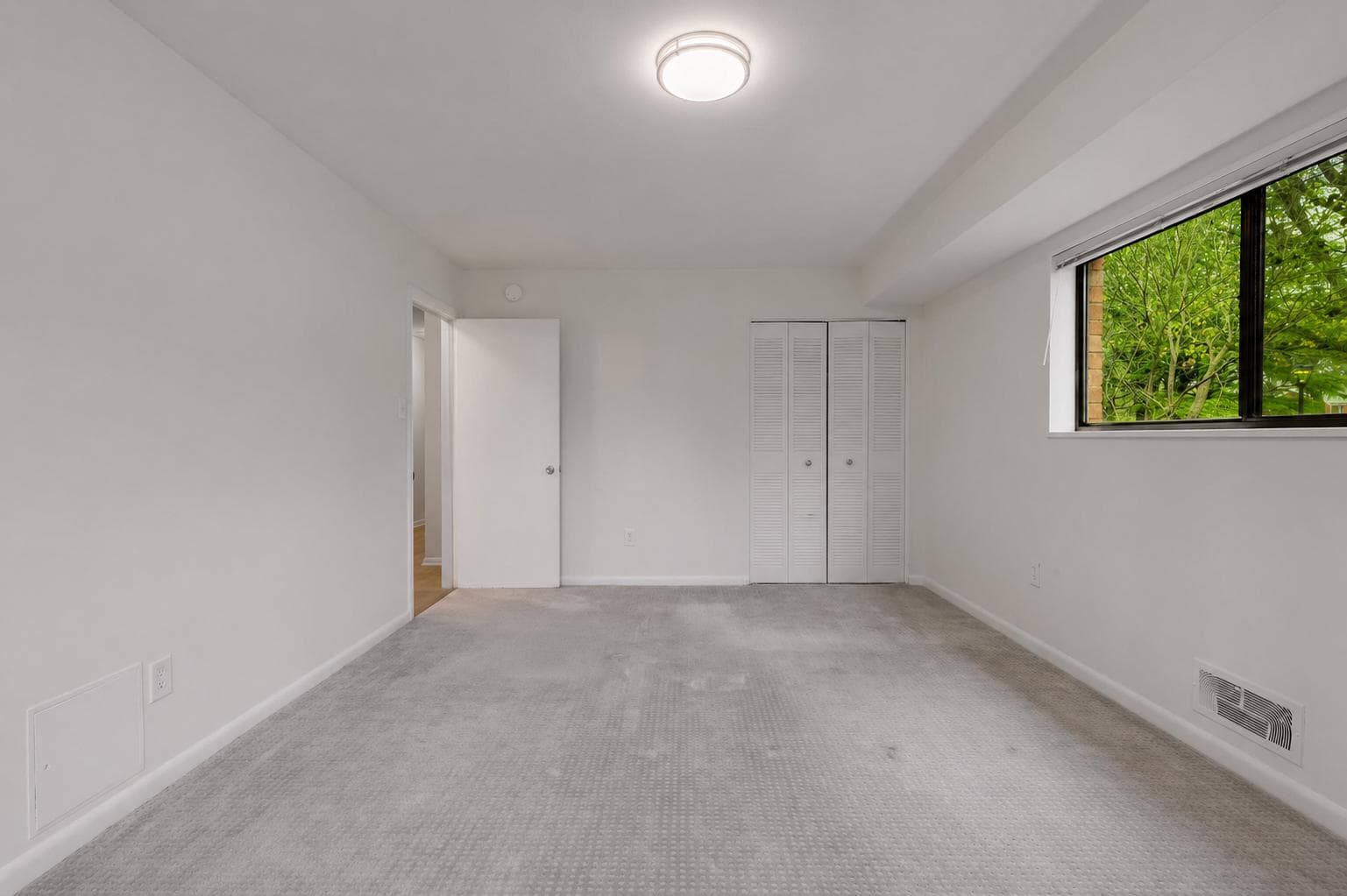 10636 Montrose Avenue #101 photo 17