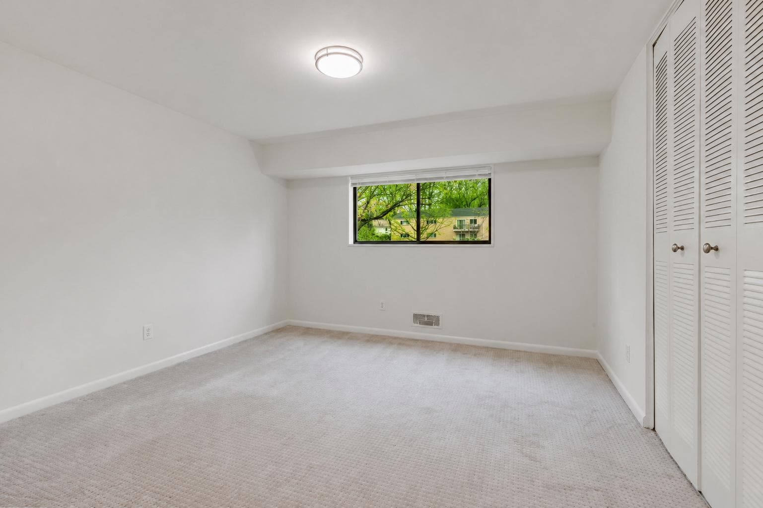 10636 Montrose Avenue #101 photo 19