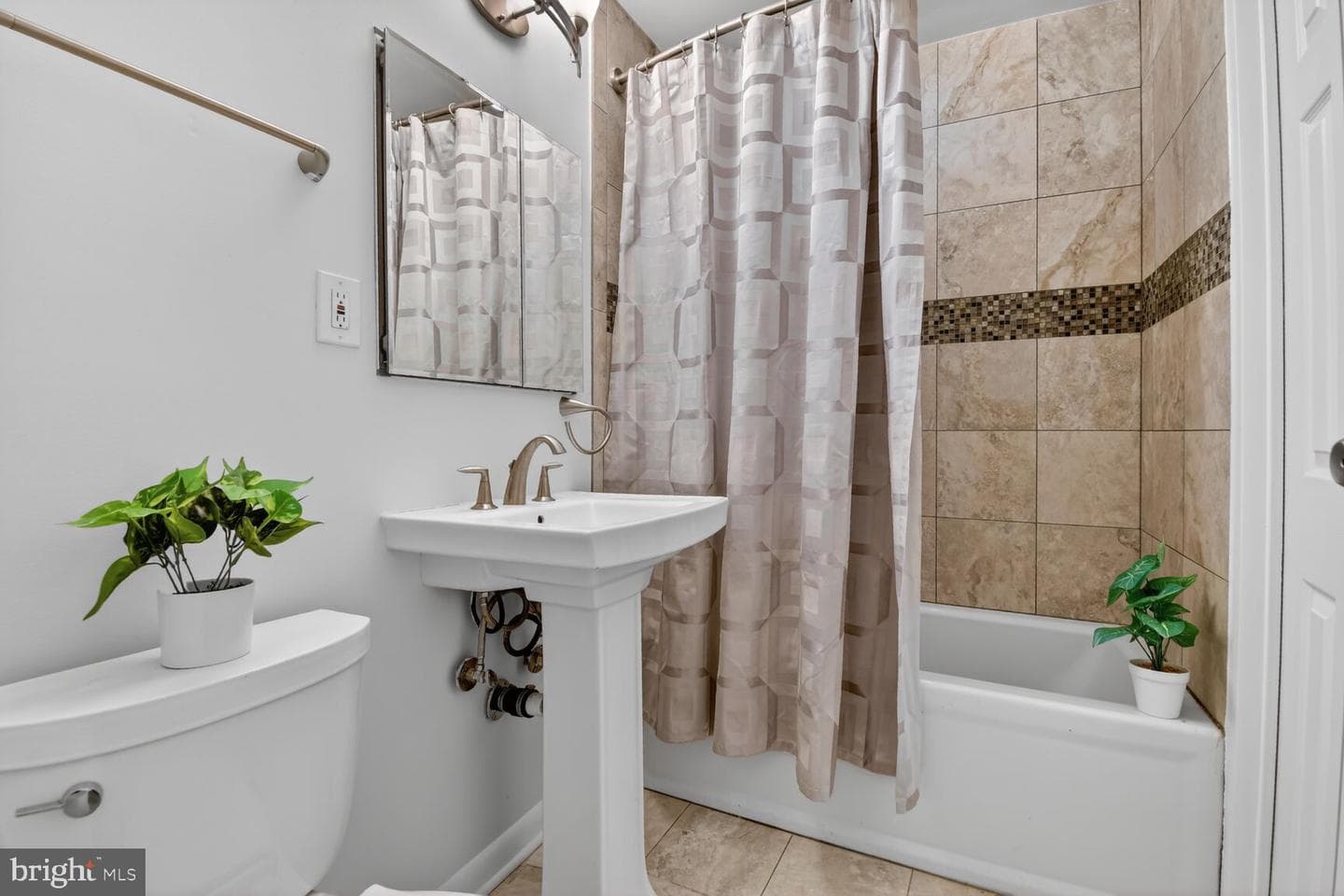10401 Grosvenor Place #216 photo 6