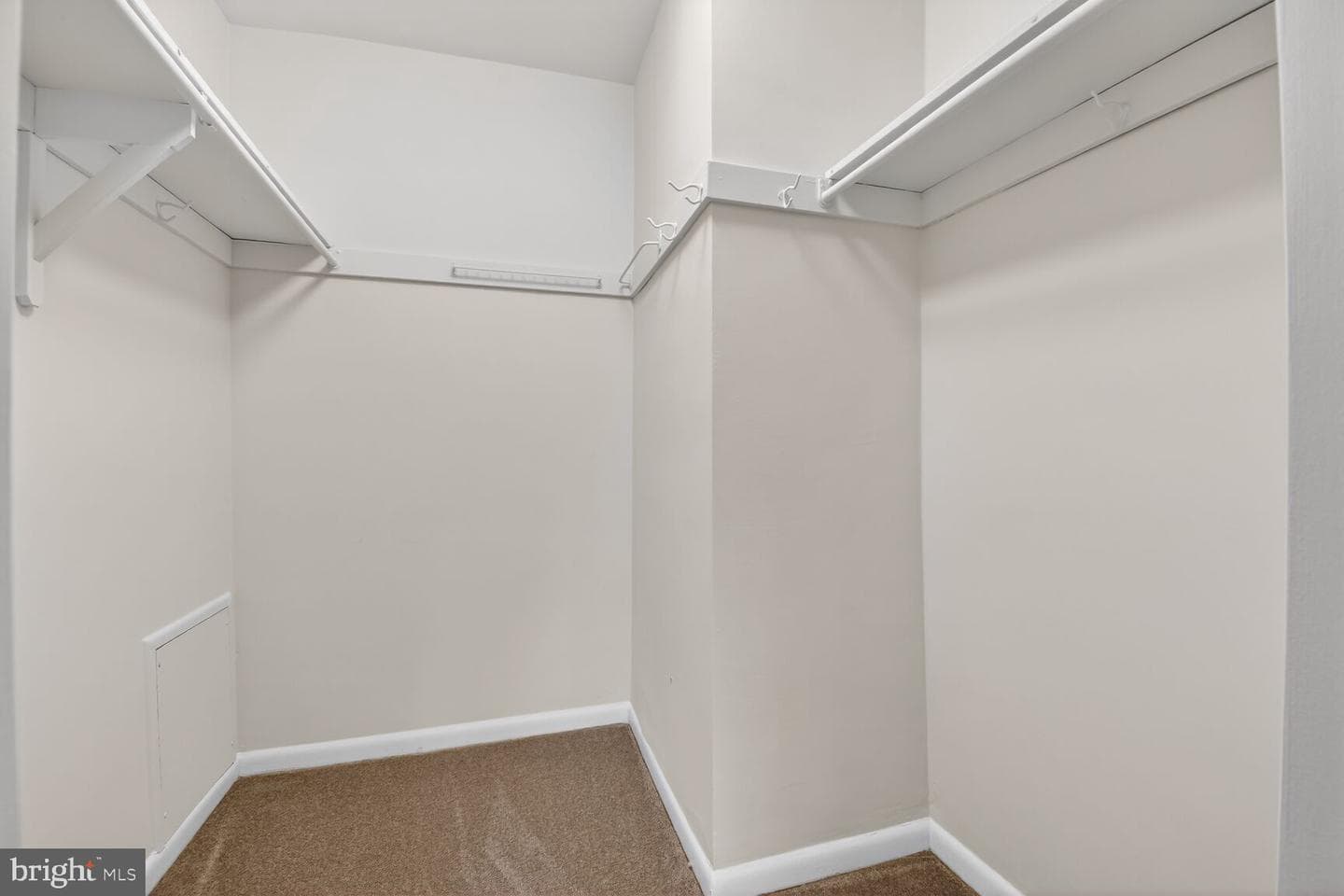 10401 Grosvenor Place #216 photo 7