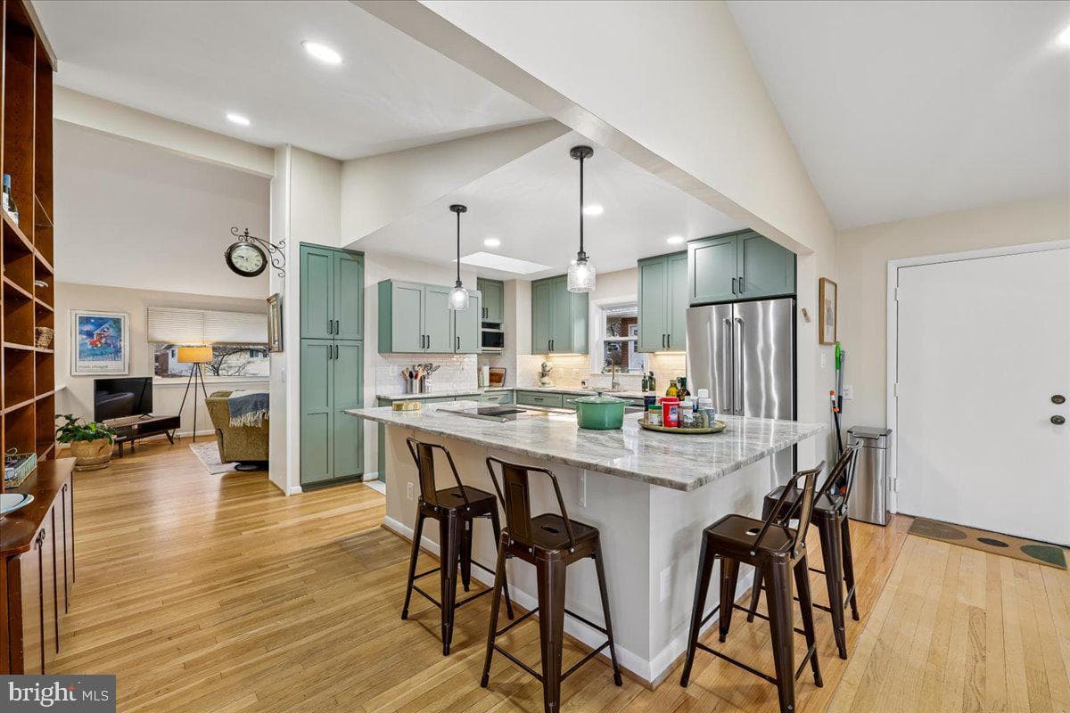 11403 Fairoak Drive photo 3