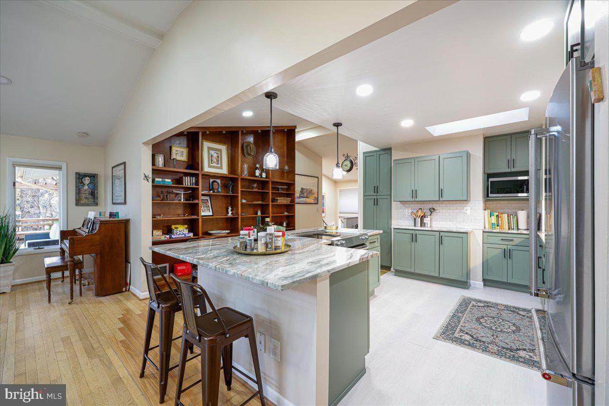 11403 Fairoak Drive photo 6