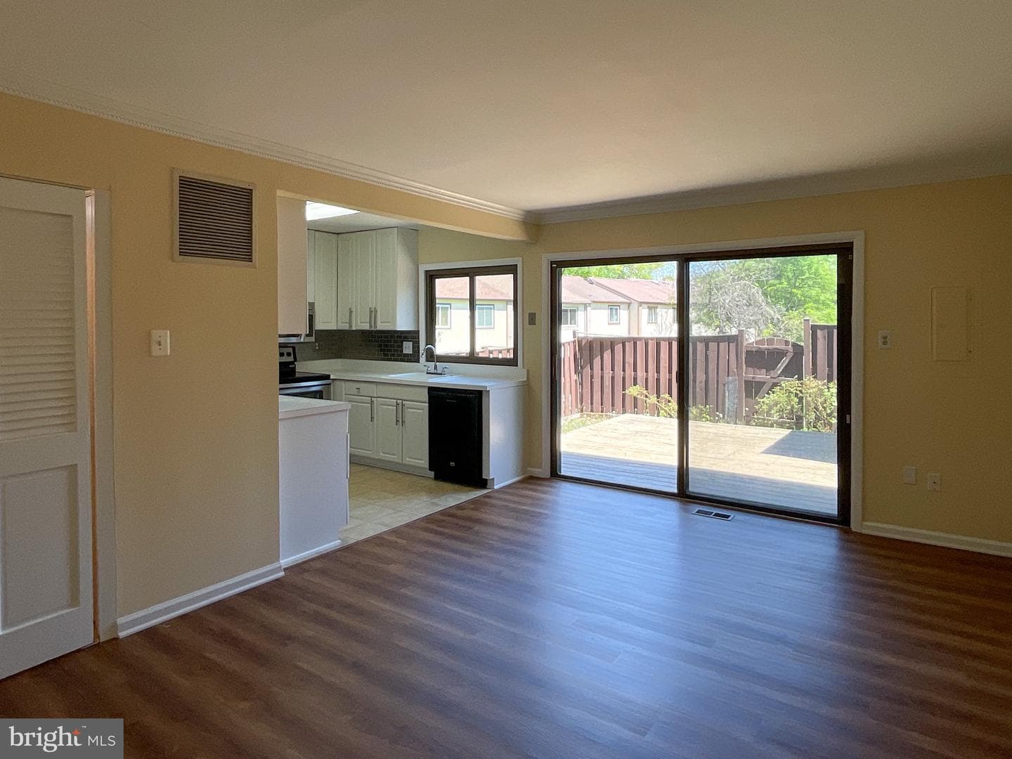 9040 Centerway Road photo 12