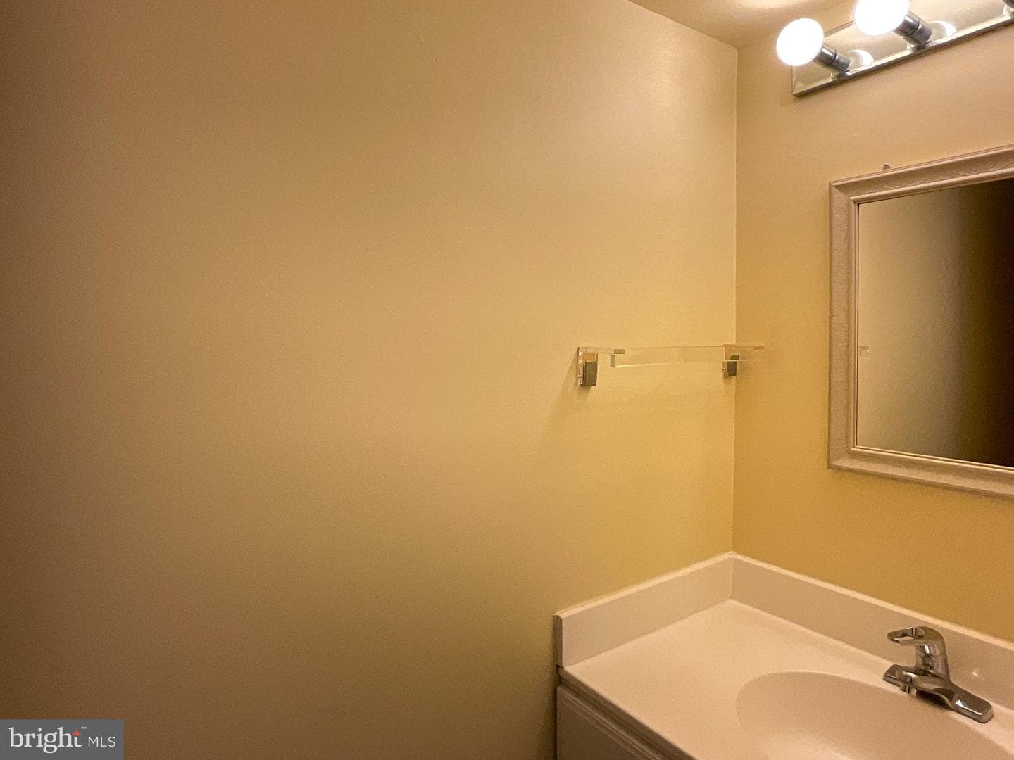 9040 Centerway Road photo 21